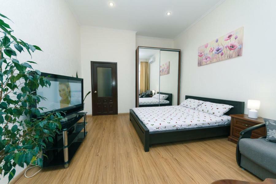 Apartment On Saksahanskoho Street Киев Экстерьер фото