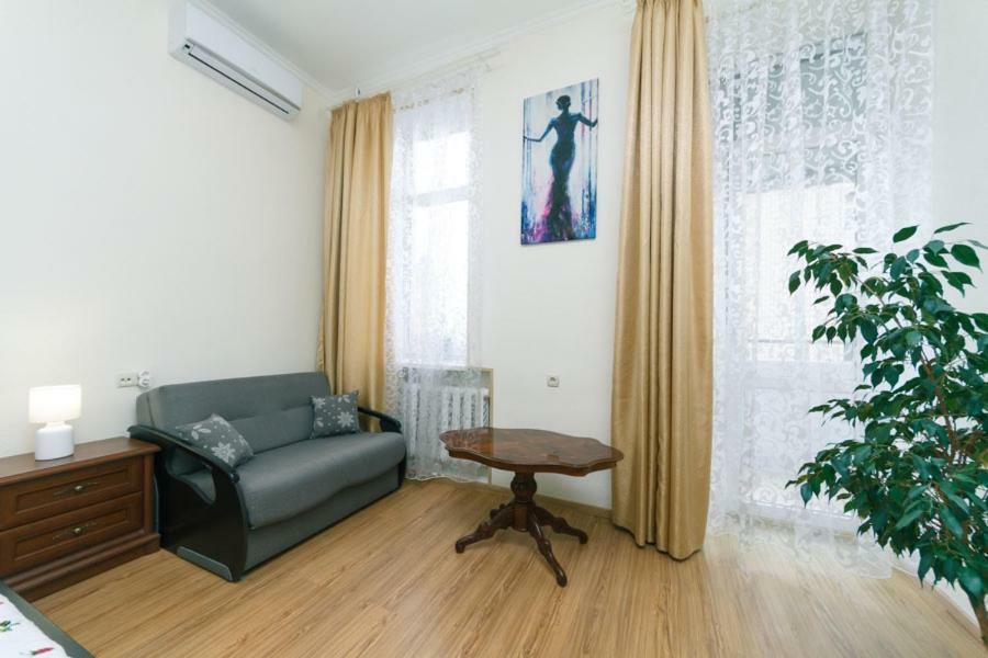 Apartment On Saksahanskoho Street Киев Экстерьер фото
