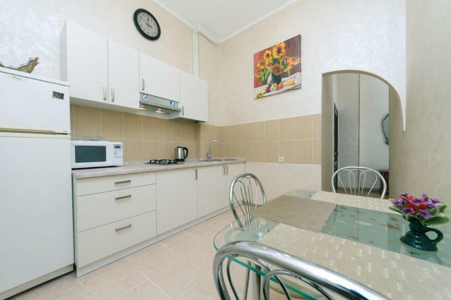 Apartment On Saksahanskoho Street Киев Экстерьер фото