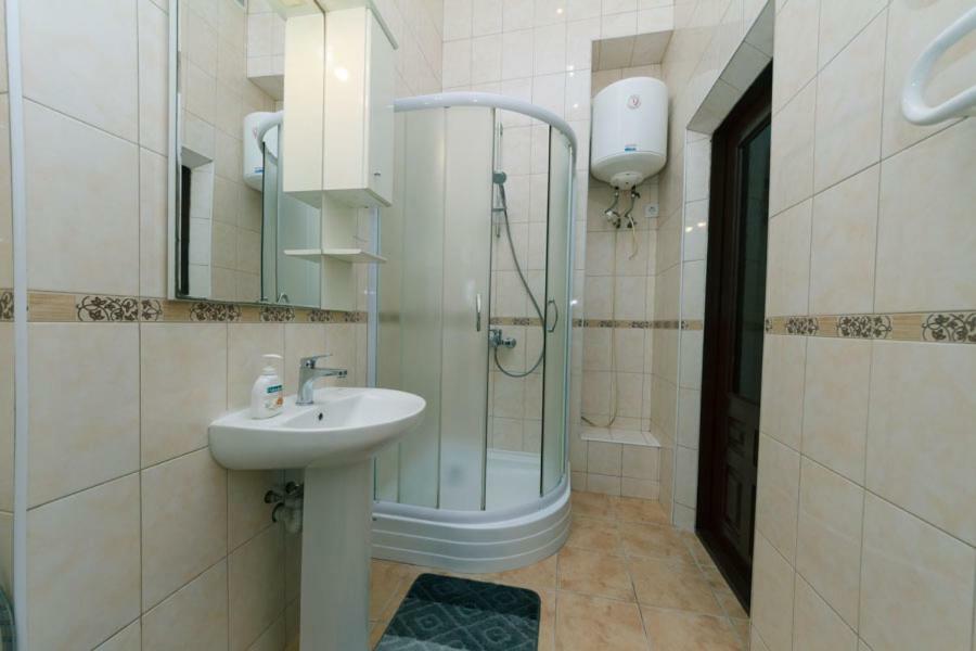 Apartment On Saksahanskoho Street Киев Экстерьер фото