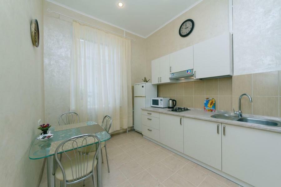 Apartment On Saksahanskoho Street Киев Экстерьер фото
