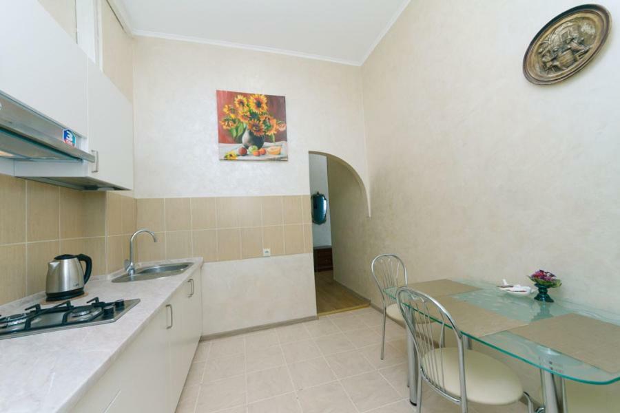 Apartment On Saksahanskoho Street Киев Экстерьер фото